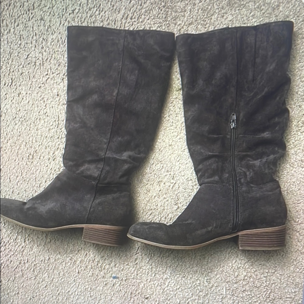 Stylish Brown Heeled Boots